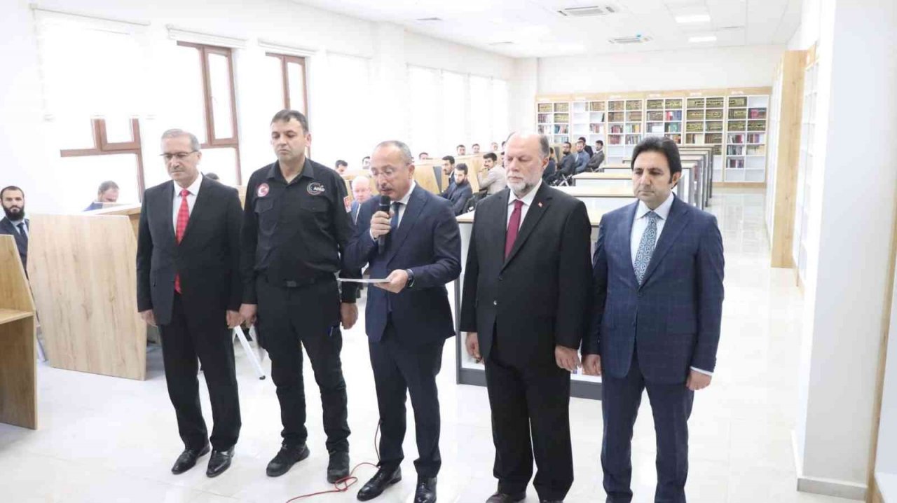 Denizli’de 7 bin kişiyle ’Deprem Anı, Çök Kapan Tutun ve Tahliye’ tatbikatı yapıldı