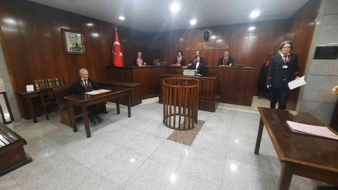 “Geçmişten Günümüze Yargı Çalışanları Giysileri” sergisi İstanbul Adliyesi’nde açıldı