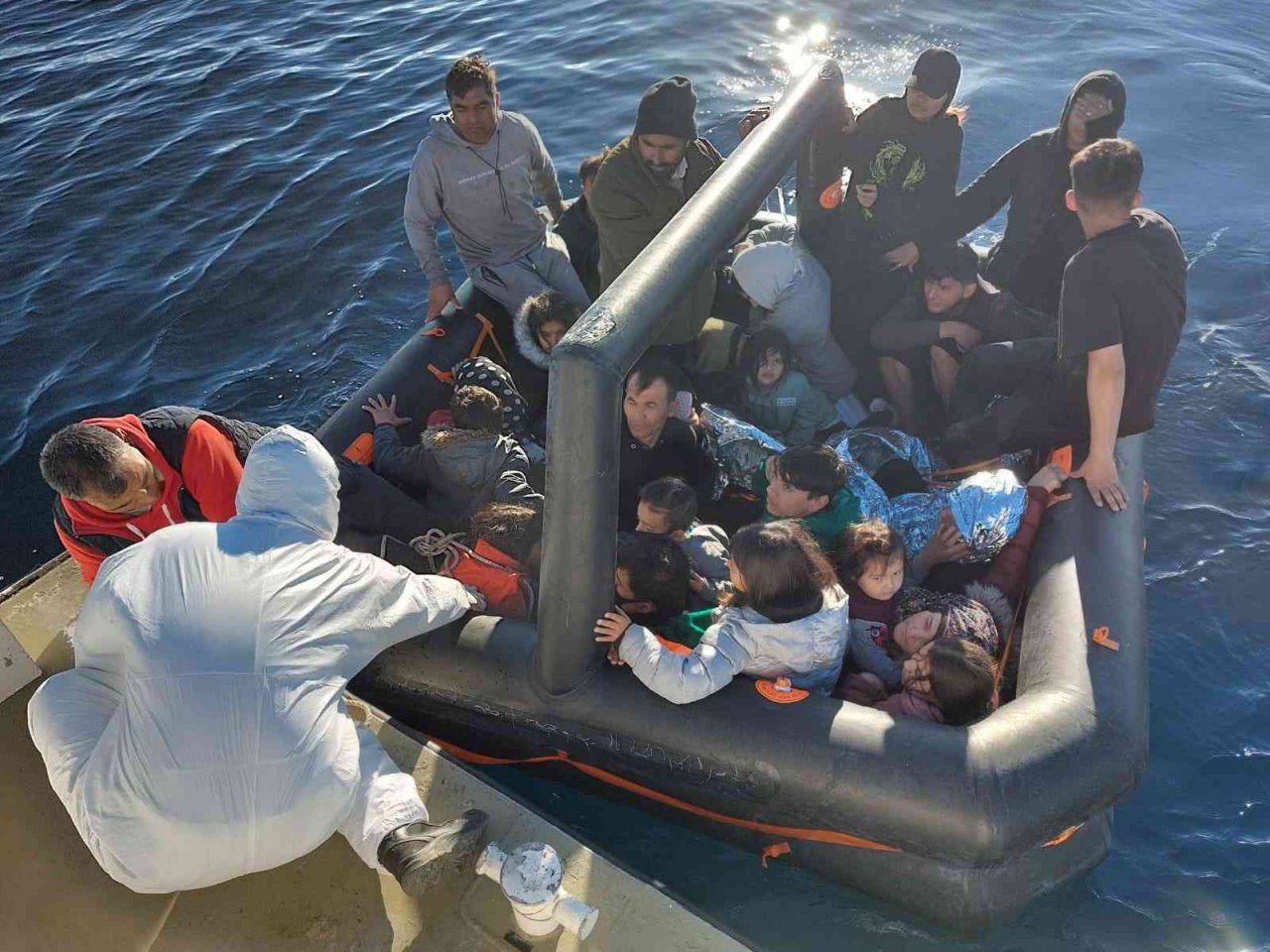 Ege denizinde göçmen hareketliliği: 130 göçmen kurtarıldı