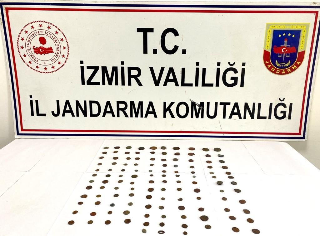 İzmir’de tarihi eser ticaretine jandarmadan operasyon