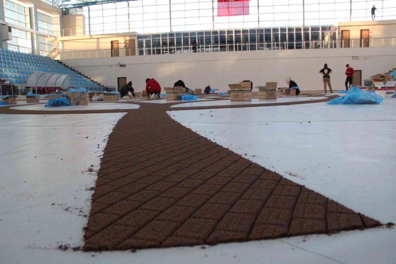 Dünyanın en büyük buğday başağı mozaiği 3 ton bisküviden yapılıyor