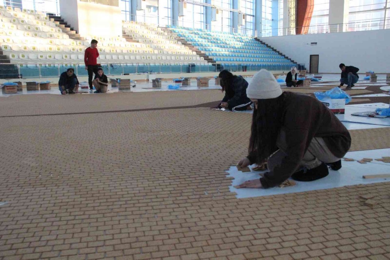 Dünyanın en büyük buğday başağı mozaiği 3 ton bisküviden yapılıyor