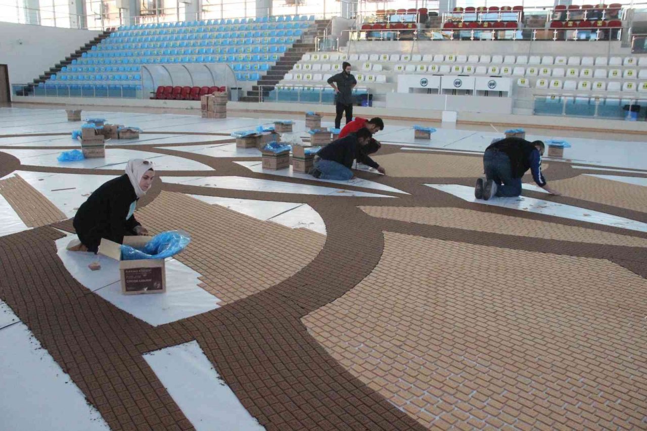 Dünyanın en büyük buğday başağı mozaiği 3 ton bisküviden yapılıyor