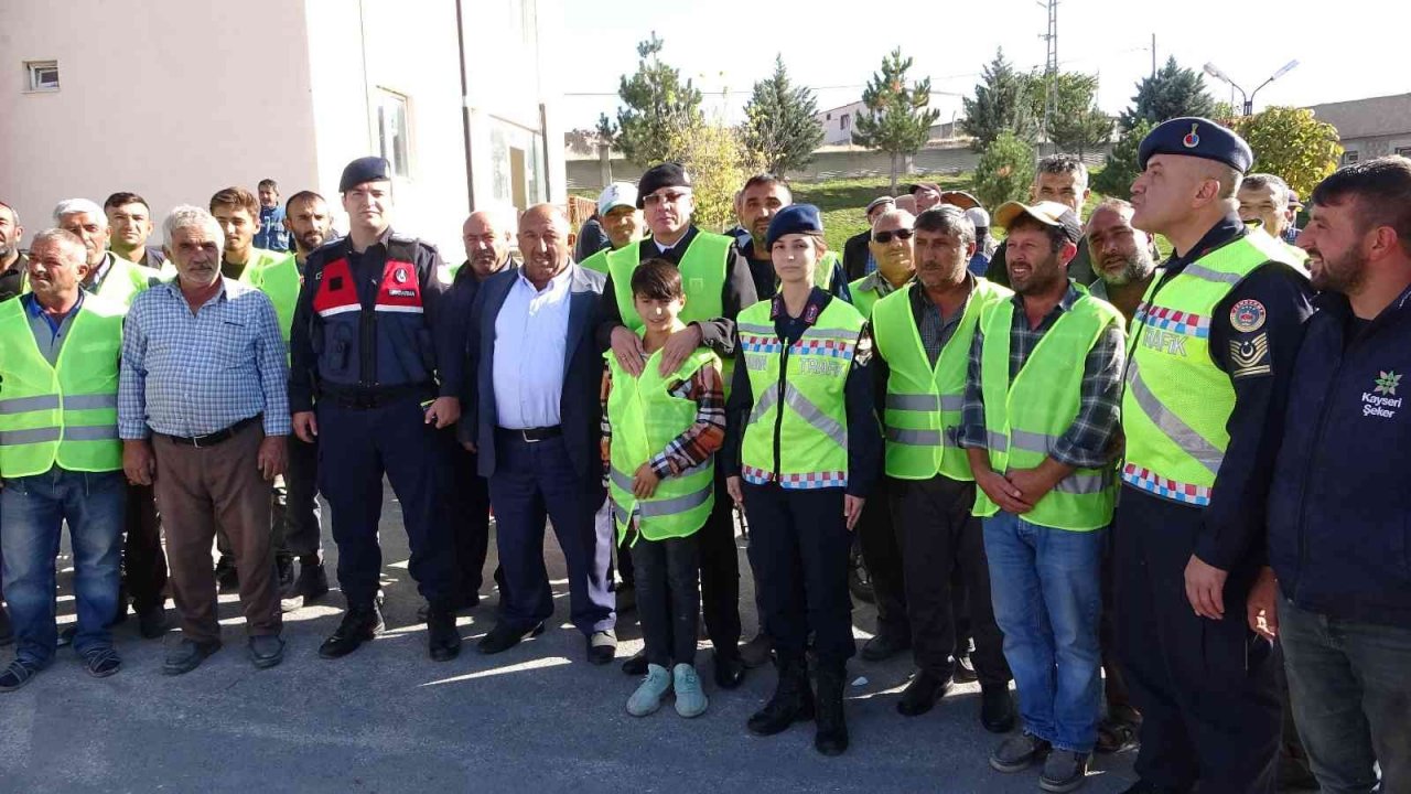 Jandarma ekipleri ölümlü trafik kazalarını önlemek için yoğun mesai harcıyor