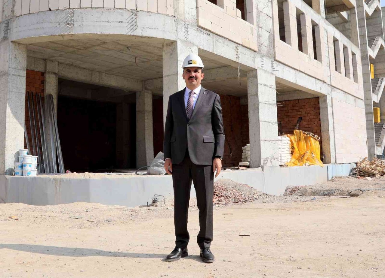 Başkan Altay: “Şehrimize güzel bir bina daha kazandırıyoruz”