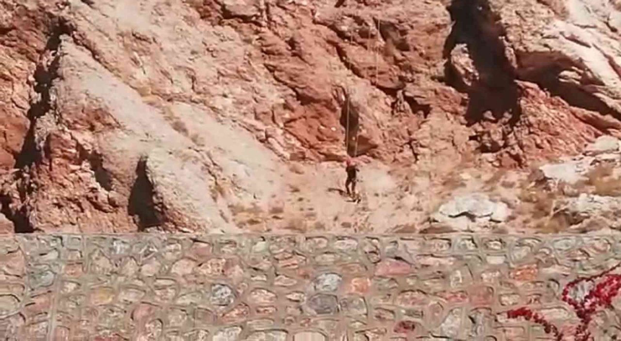 Metrelerce yükseklikte nefes kesen operasyon