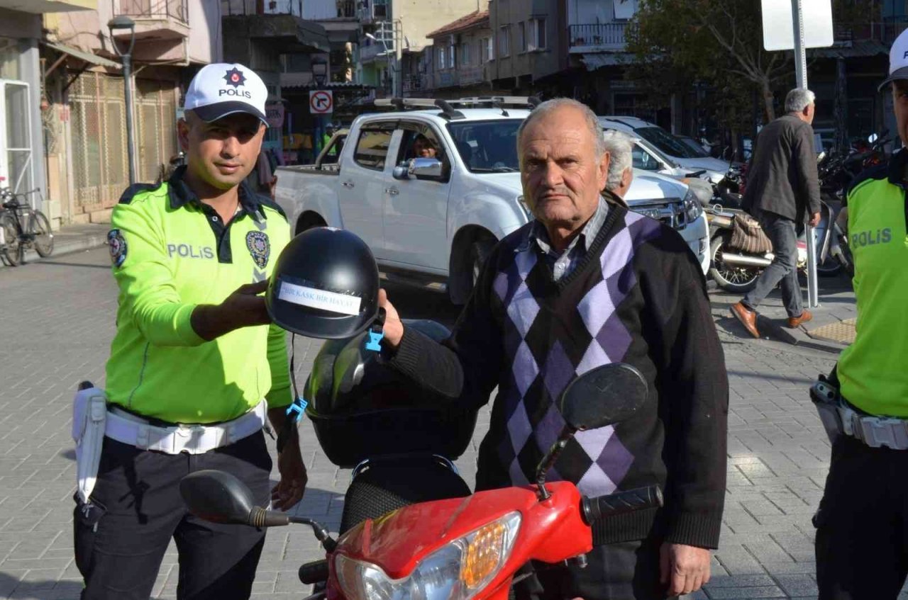 Ahmetli Emniyetinden ‘Bir Kask Bir Hayat’ uygulaması
