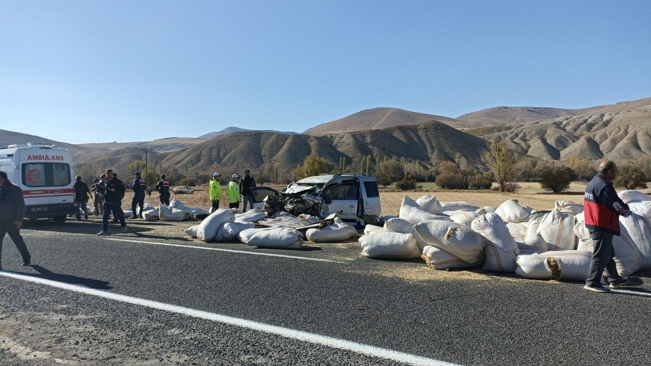 Sivas’ta feci kaza: Uzman çavuş hayatını kaybetti 5 kişi yaralandı