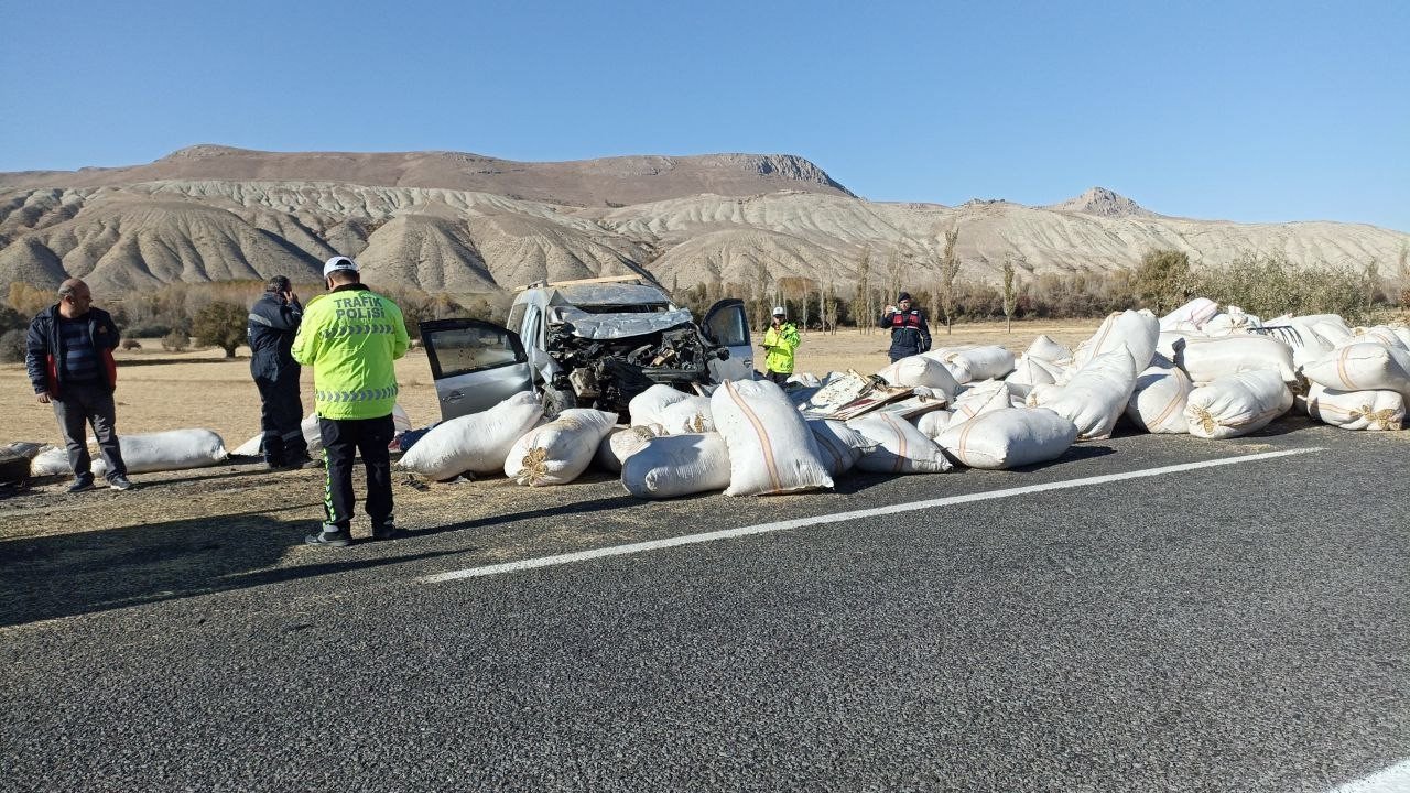 Sivas’ta feci kaza: Uzman çavuş hayatını kaybetti 5 kişi yaralandı