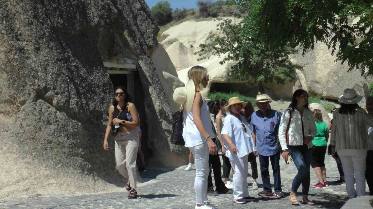 Kapadokya’ya ziyaretçi akını devam ediyor