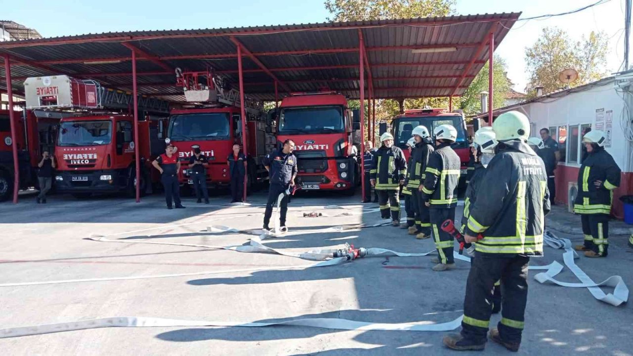 Yangınların gönüllü kahramanları itfaiye ile birlikte tatbikat yaptı