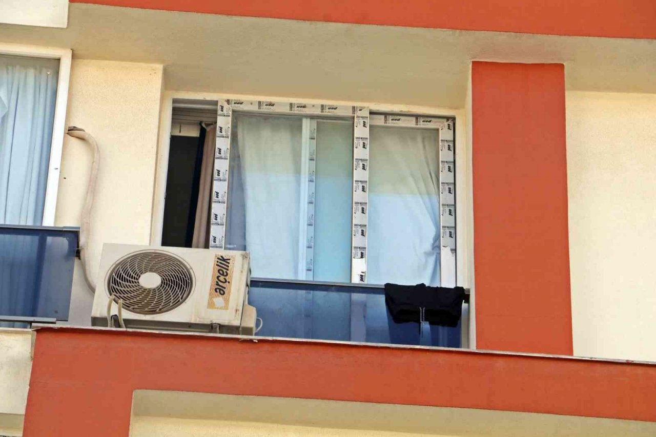 Velayeti annesinde olan 5 yaşındaki oğlunu zorla alıkoydu, 2,5 saatlik çalışmayla ikna edildi