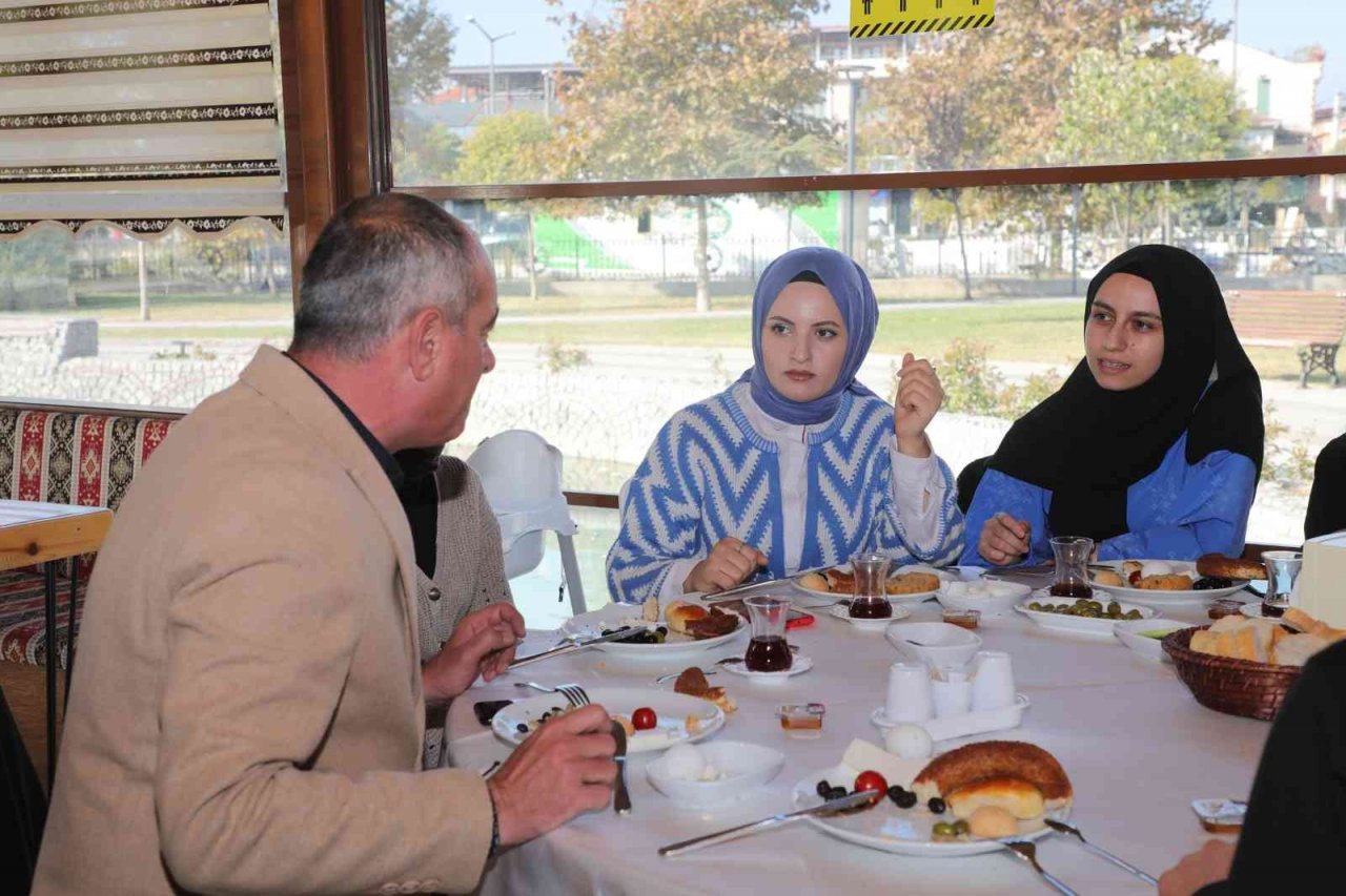 Bu ilçede üniversite öğrencileri evsiz kalmıyor