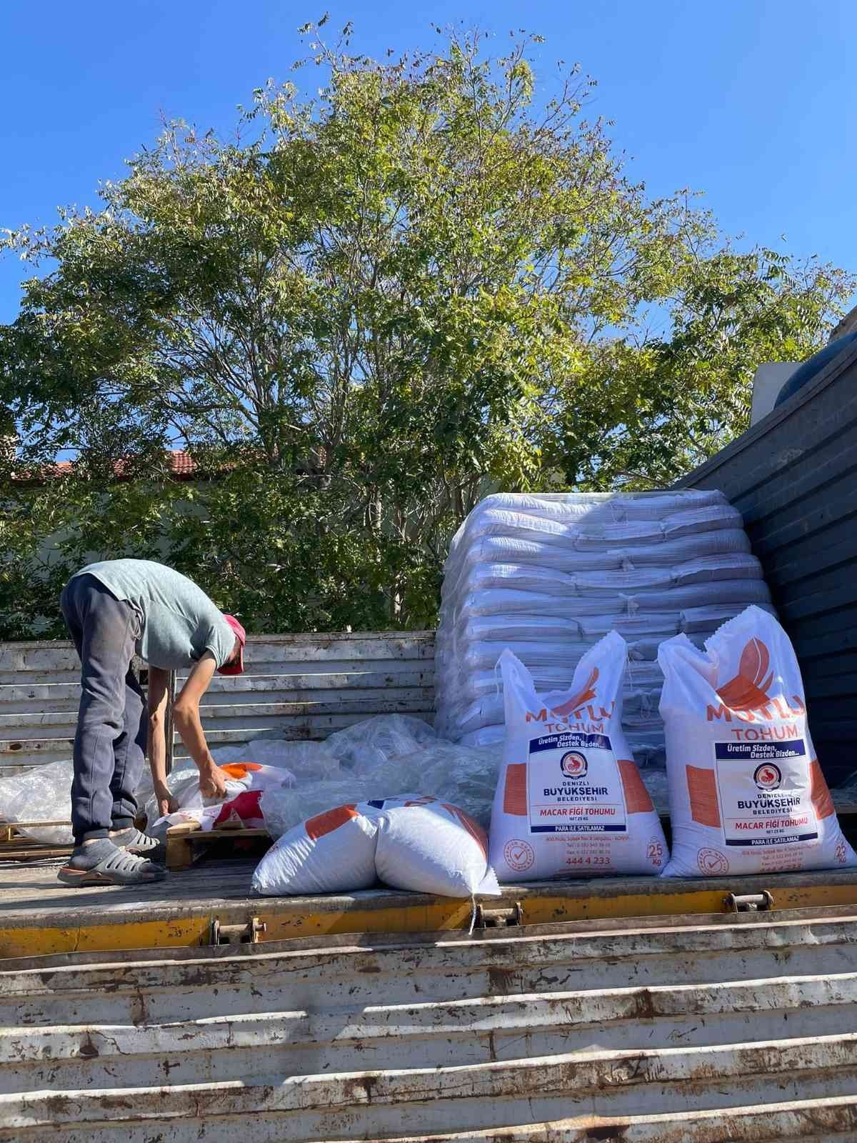 Denizlili üreticilere 90 bin kilogram tohum dağıtımı yapıldı