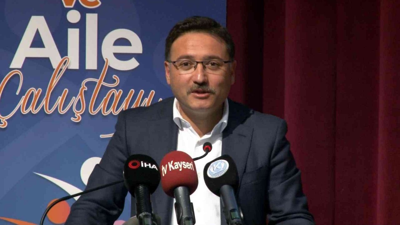 Bakan Yardımcısı Yılmaz: "Çocuklarımız sosyal medya ve internetten dolayı evlerinde büyük bir tehdit altındalar"
