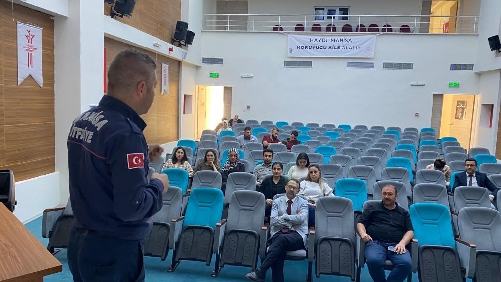 Manisa itfaiyesinden on binlere yangın eğitimi