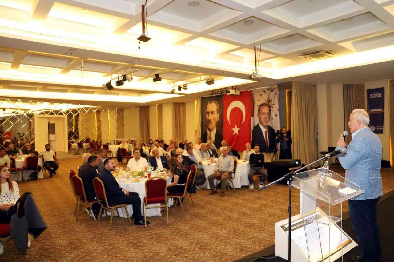 Başkan Gültak, Akdeniz’in değişimini mahalle başkanlarına anlattı