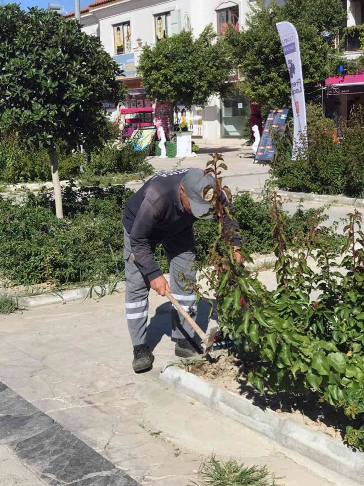 Ortaca’da yeşil alanlarda bakım ve temizlik çalışması