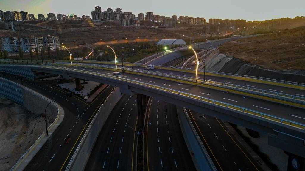 Gaziantep’te yapılan 3 katlı akıllı kavşağı Cumhurbaşkanı Erdoğan hizmete açacak