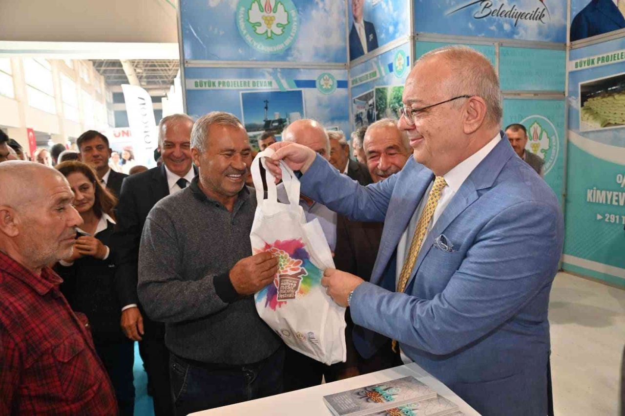 Manisa Büyükşehir Belediyesinin standına büyük ilgi