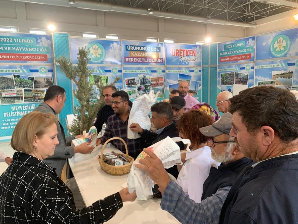 Manisa Büyükşehir Belediyesinin standına büyük ilgi