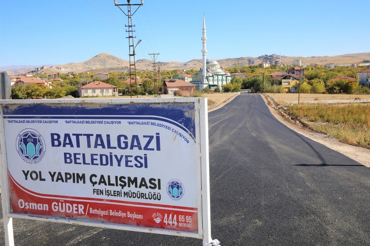Vaizpınarı Caddesi asfalta kavuştu