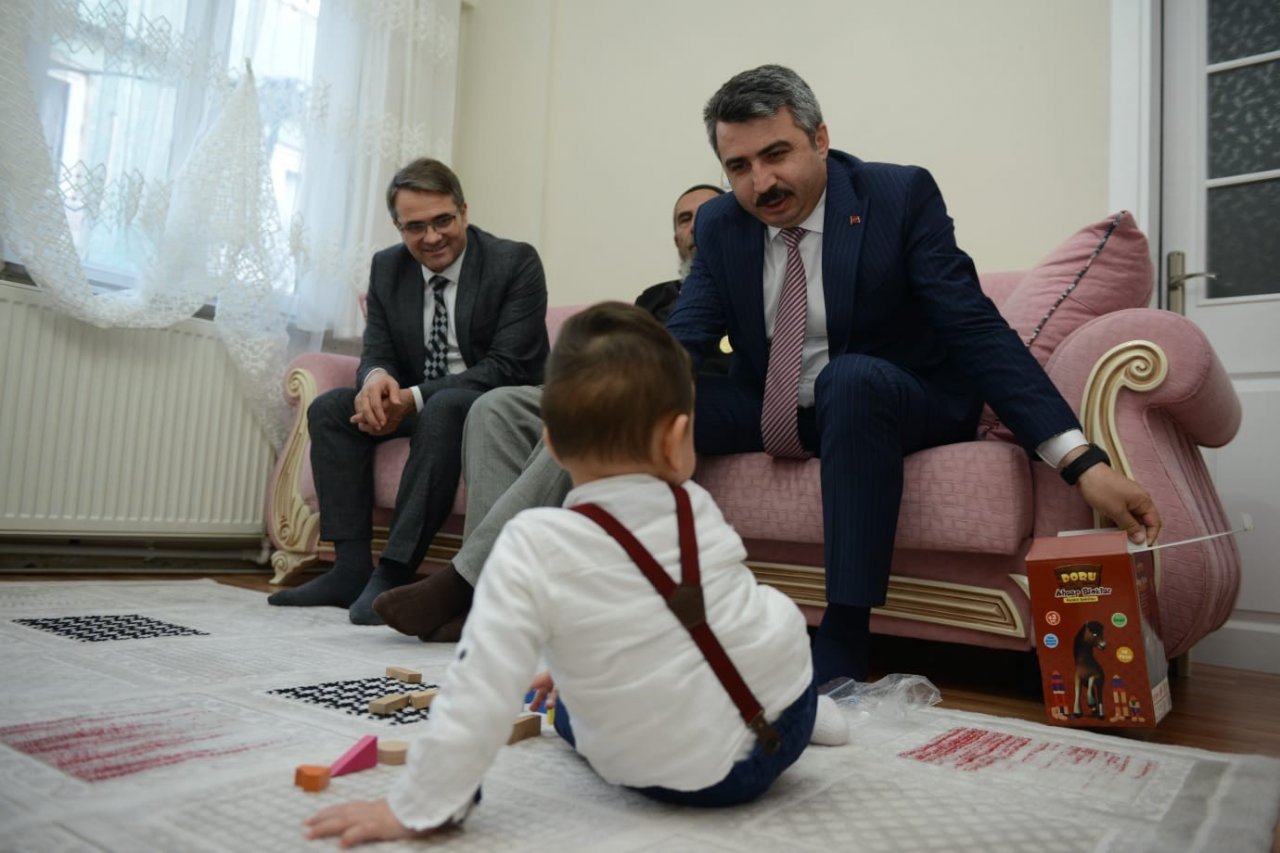 Başkan Yılmaz şehit ailelerini unutmuyor