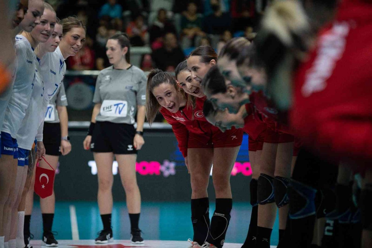 A Milli Kadın Hentbol Takımı, Büyük Britanya’yı 39-14 mağlup etti