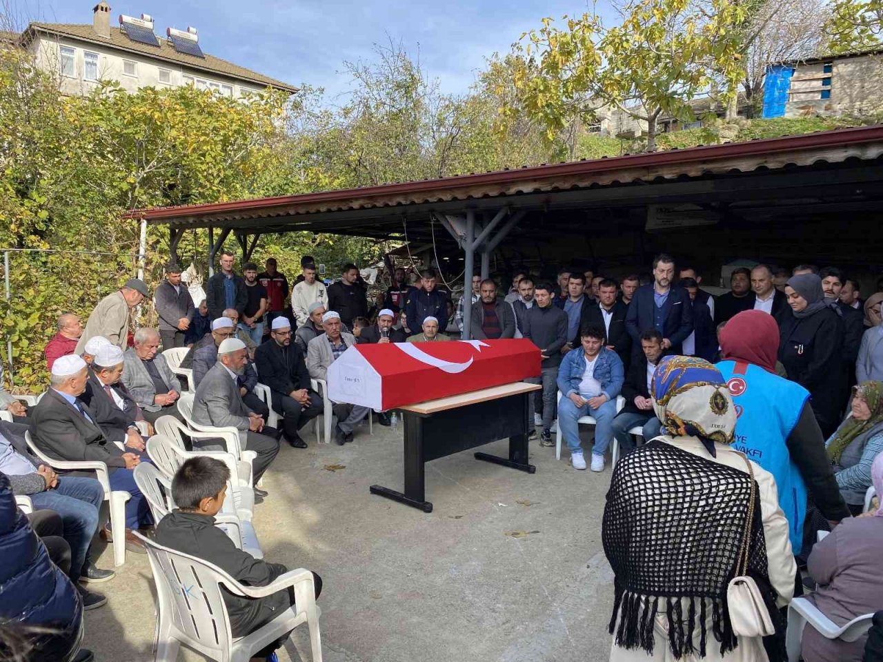 Maden işçisi Taner Şen son yolculuğuna uğurlandı