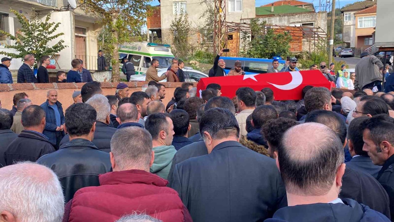 Maden işçisi Taner Şen son yolculuğuna uğurlandı