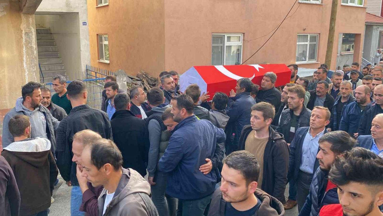 Maden işçisi Taner Şen son yolculuğuna uğurlandı