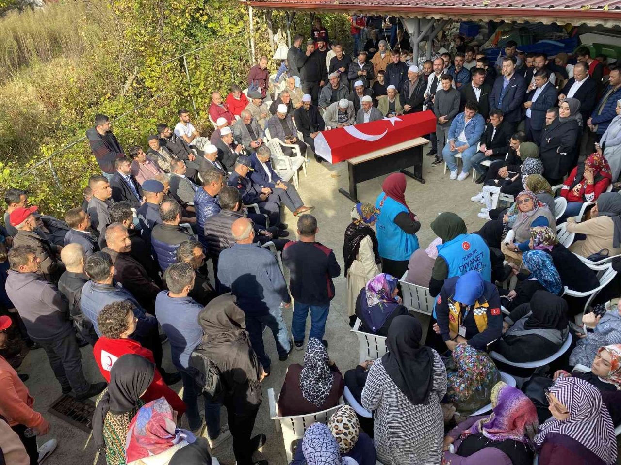 Maden işçisi Taner Şen son yolculuğuna uğurlandı