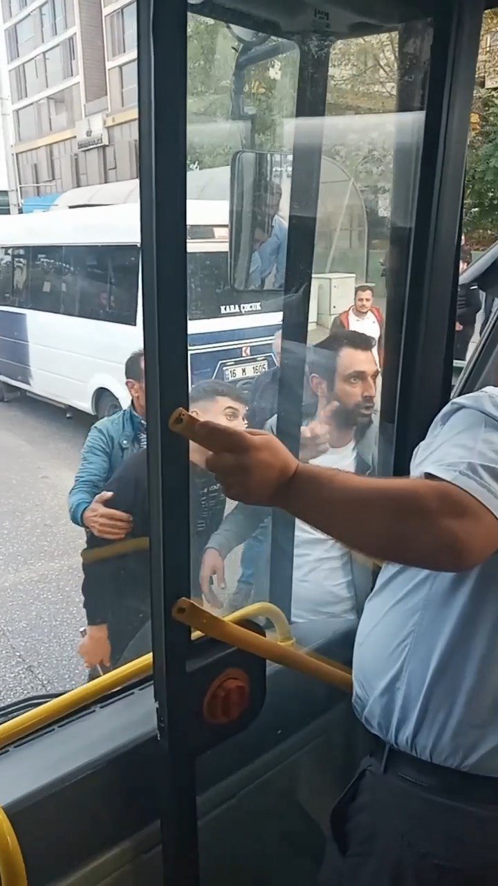 Yol verme kavgası kamerada