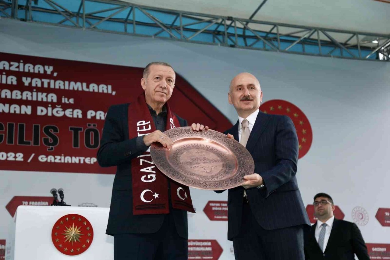 Trafik yükünü hafifletecek Gaziray törenle hizmete açıldı