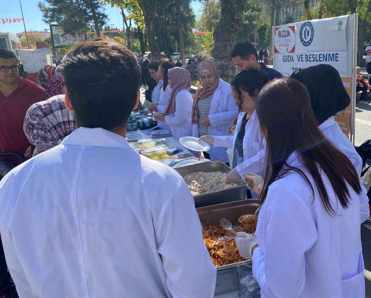 Gedik Piliç ve Uşak Üniversitesi gıda israfına dikkat çekti