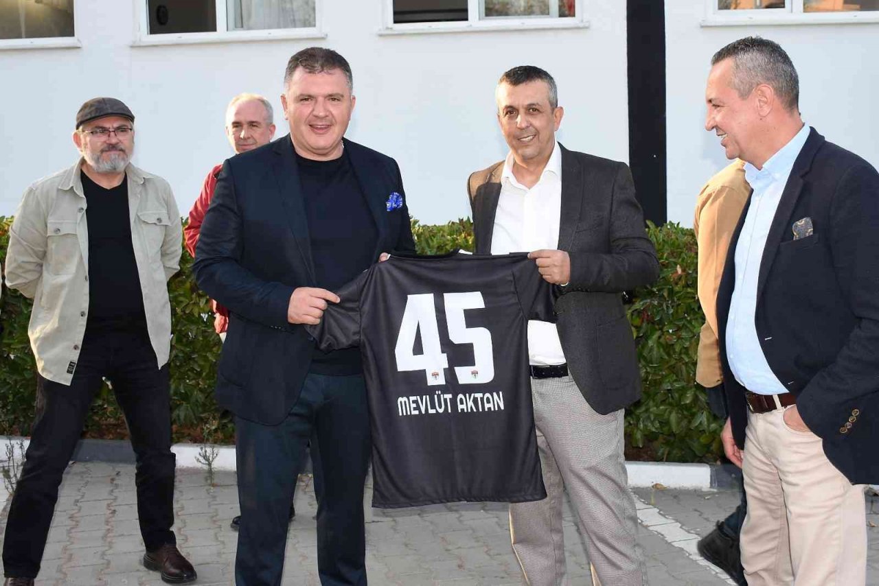 Manisaspor ve Manisa FK arasındaki yakınlaşma devam ediyor