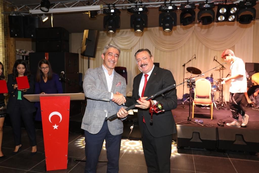 Marmaris Belediyesi personeli yemekte buluştu