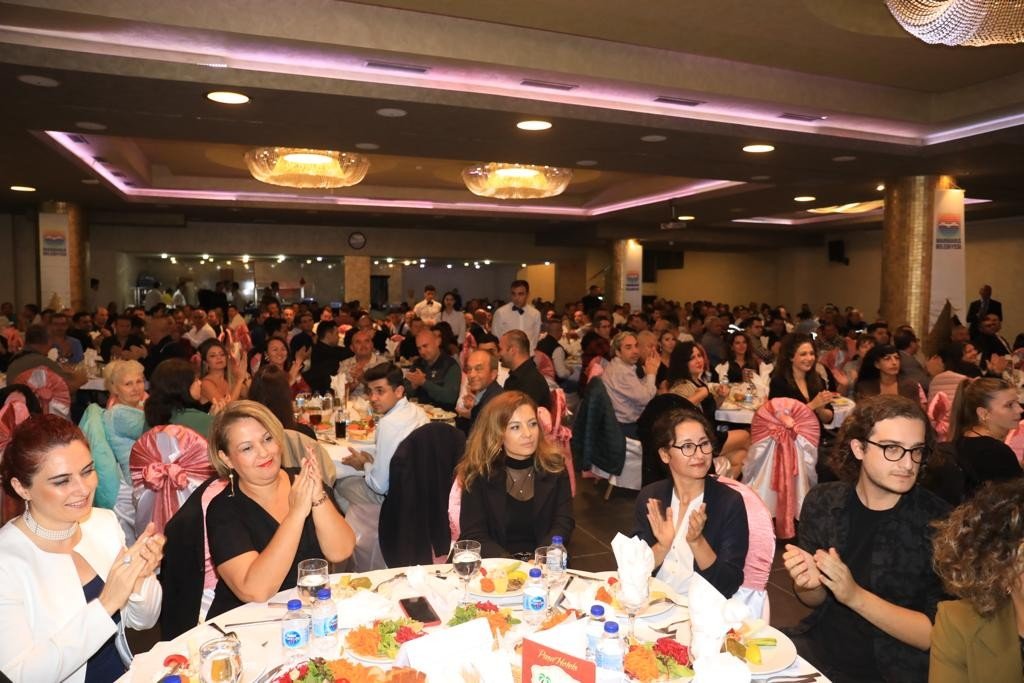 Marmaris Belediyesi personeli yemekte buluştu