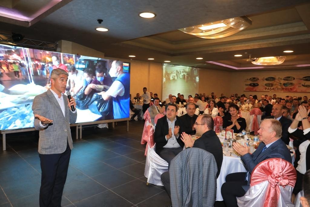 Marmaris Belediyesi personeli yemekte buluştu