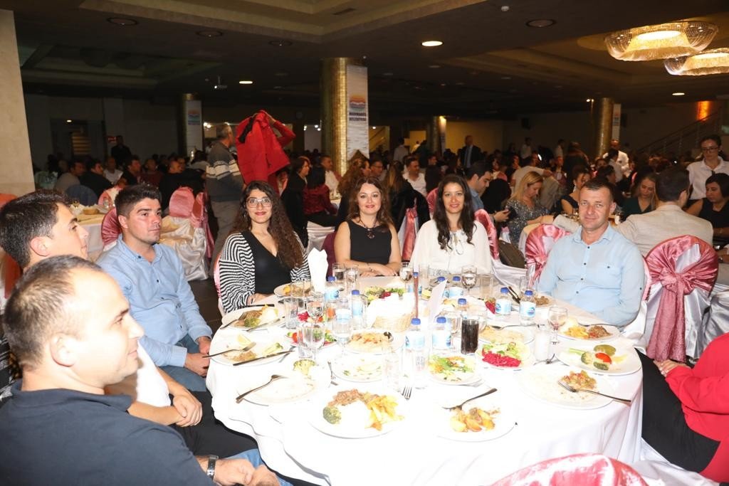 Marmaris Belediyesi personeli yemekte buluştu