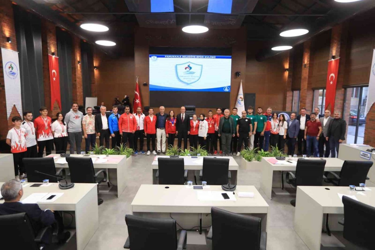 Pamukkale Belediyesi 10 adet ‘Pamukkale’ renkli Togg alacak