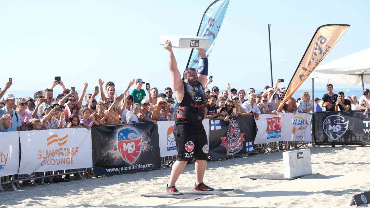 Dünyanın en güçlü adamı yarışında ilk günün kazananı Ivars Smaukstelis oldu