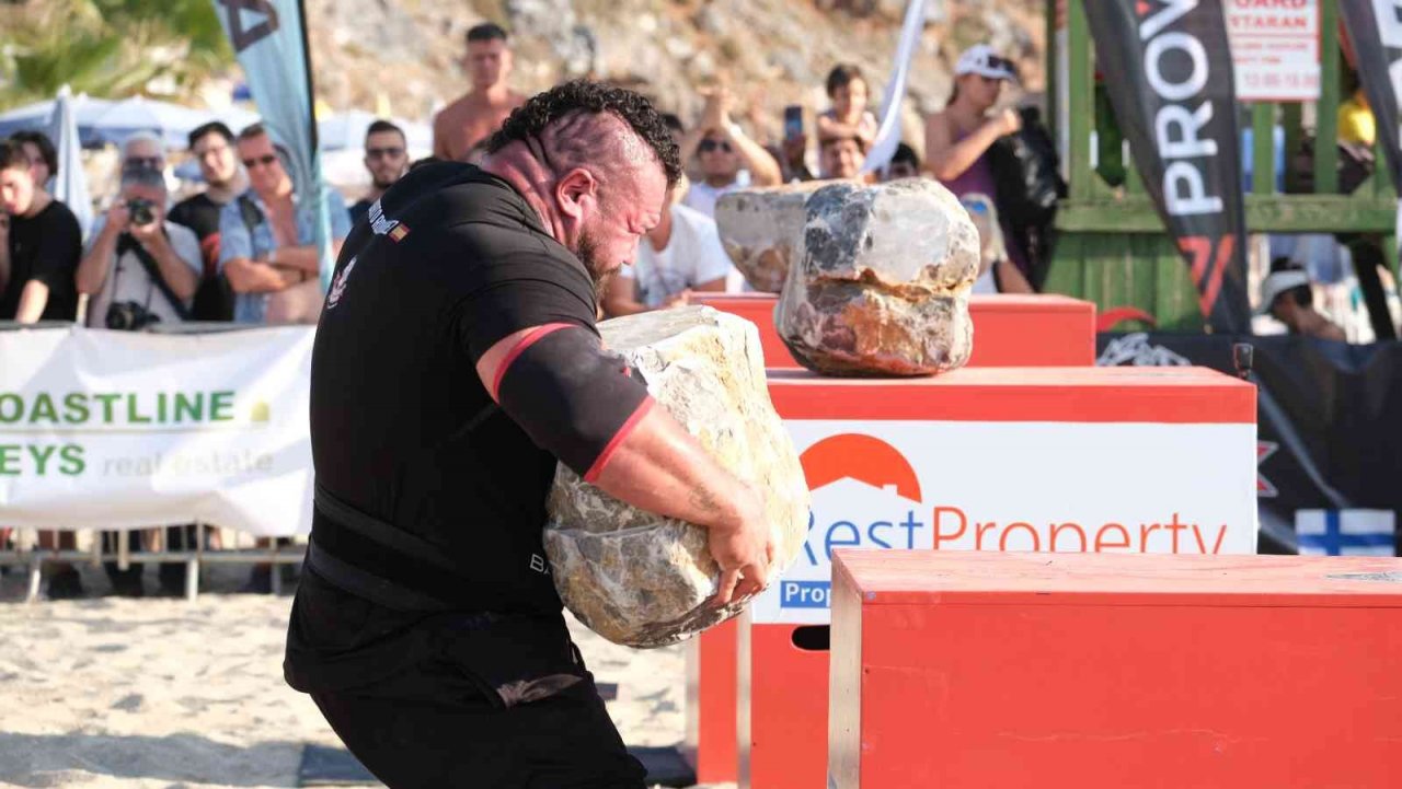 Dünyanın en güçlü adamı yarışında ilk günün kazananı Ivars Smaukstelis oldu