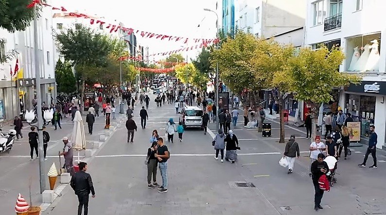 Başkan Çakın: “Hayata geçirdiğimiz ve geçireceğimiz projelerle yepyeni bir Uşak doğuyor”