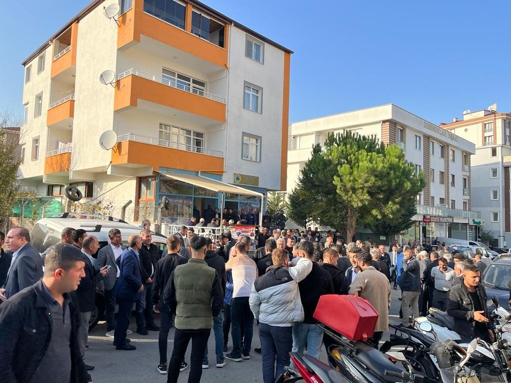 Tuzla’da silahlı saldırı sonrası ailelerden barış yemini