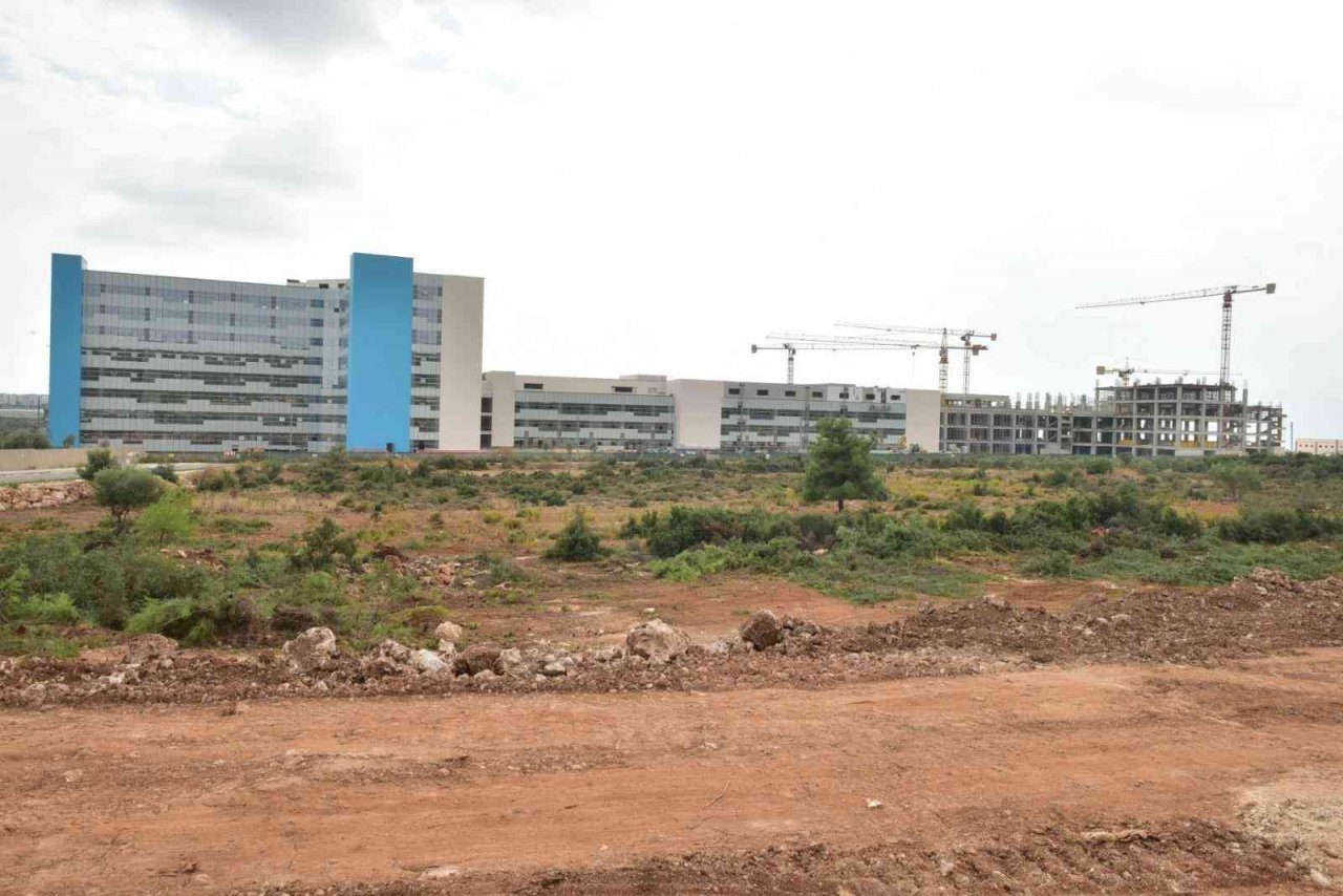 Antalya Şehir Hastanesine konforlu yollar