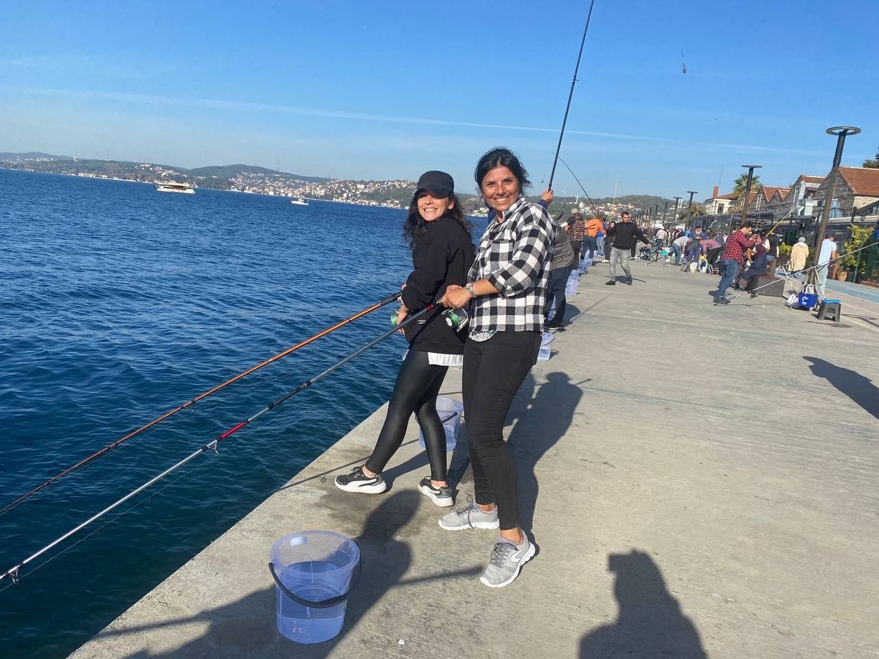 Beykoz’da 200 kişinin katıldığı “Balık Tutma Yarışması” renkli görüntüler oluşturdu