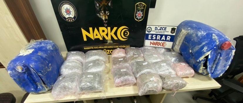 Uyuşturucuyu varillerin içine saklamışlar