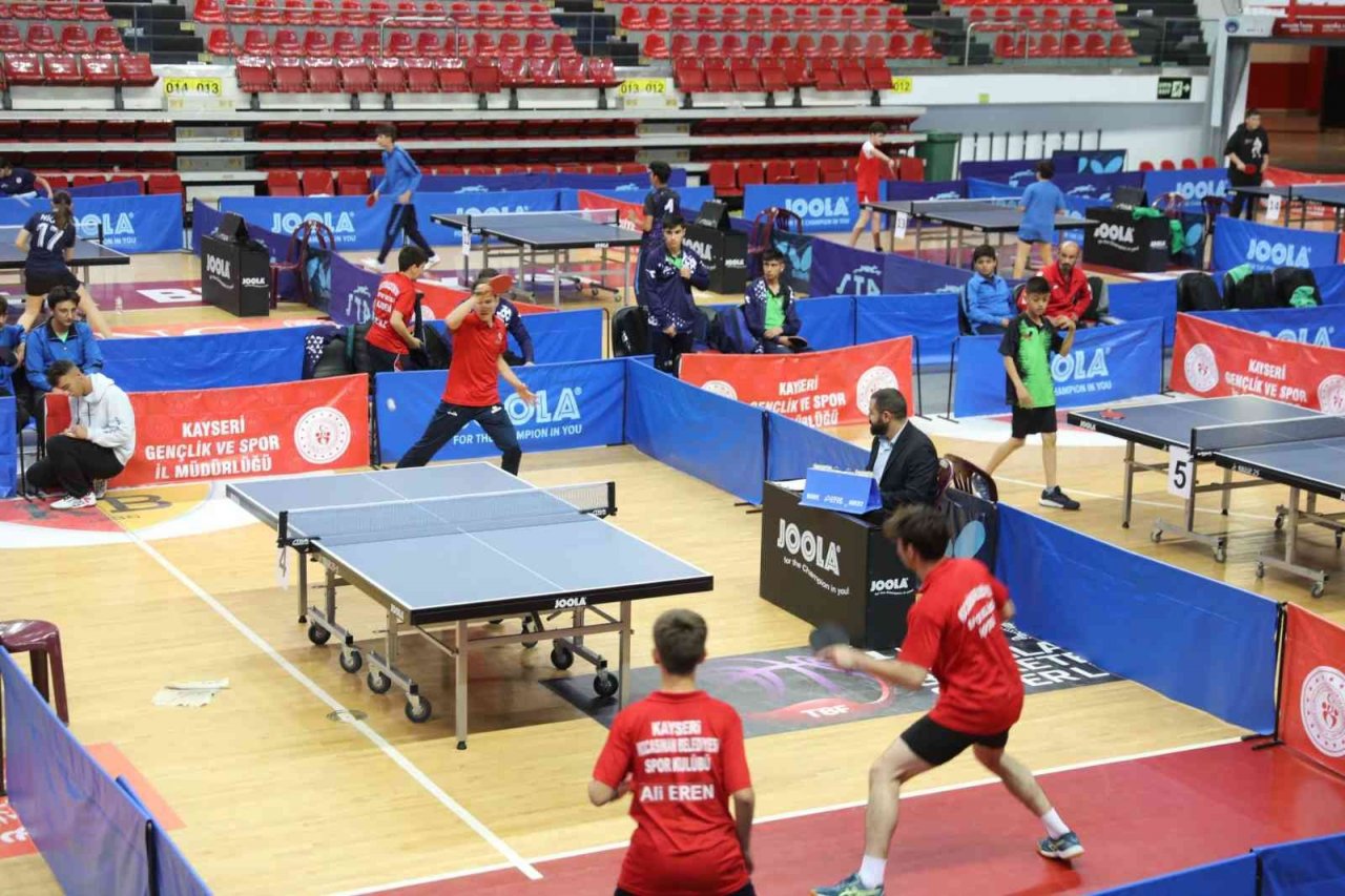 Başkan Çolakbayrakdar, Türkiye’nin dört bir yanından gelen sporcuları ziyaret etti