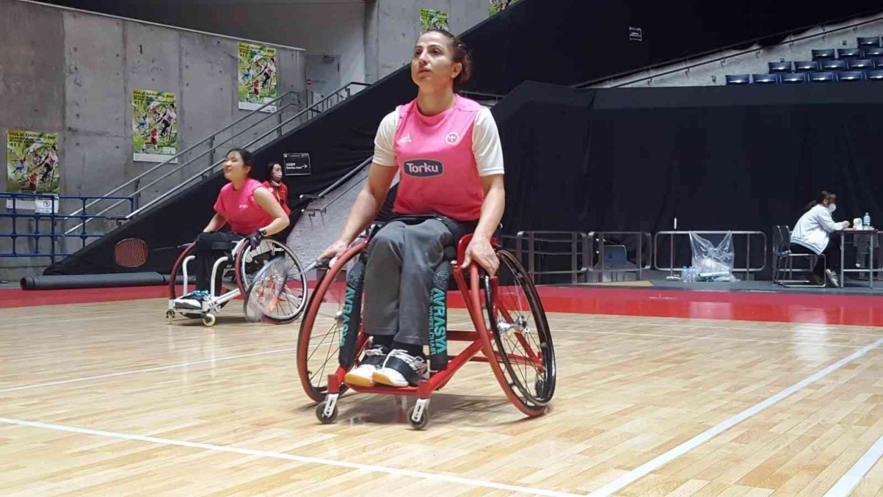 Torku Şekersporlu Emine Seçkin’den dünya şampiyonasında 2 gümüş madalya